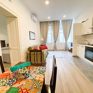 Appartement Le Casette Di Piazza Borsa, Naples